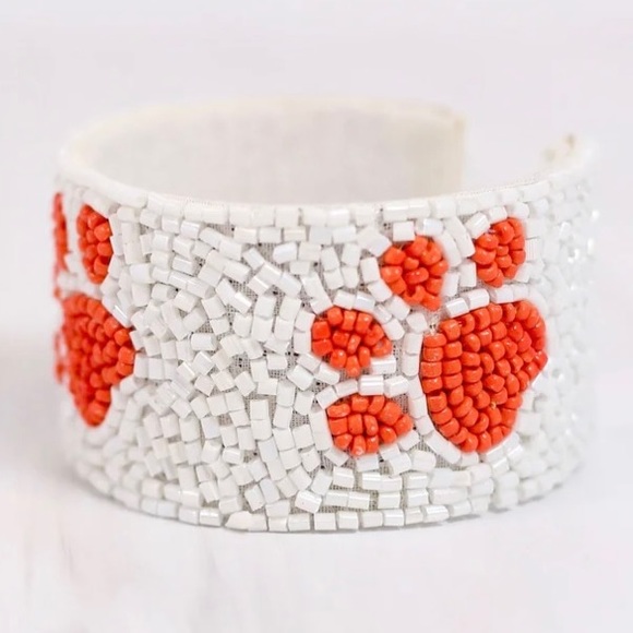 🎉🧡 Orange Paw Print Game Day Beaded Cuff Bracelet - Picture 1 of 3
